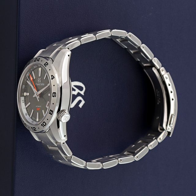 Grand Seiko Sport Collection SBGM247 Image 3